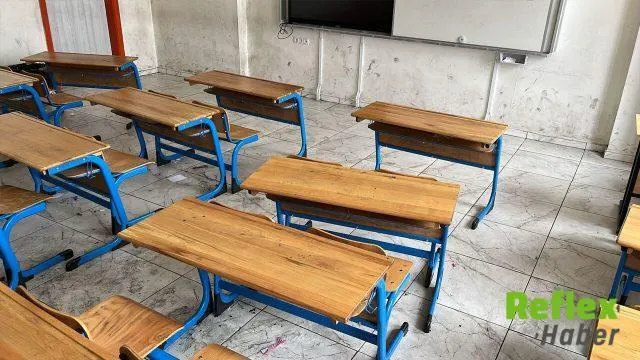 8 Ekim’de İ̇stanbul’da Eğitim Sürüyor, Esenyurt’ta Bir Lisede Ara Var