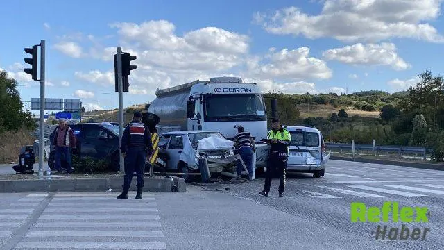 Lapseki’de Tanker Zincirleme Kazaya Yol Açtı