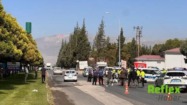 Kahramanmaraş’ta motosiklet polis ekip aracına çarptı: 2 yaralı