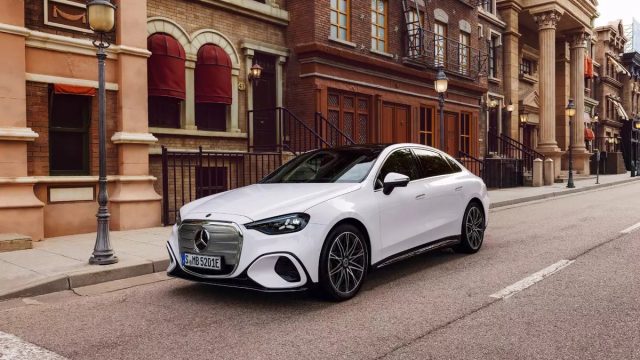 2027 Mercedes-Benz C-Serisi Tanıtıldı: Elektrikli Yeni C-Class Özellikleri