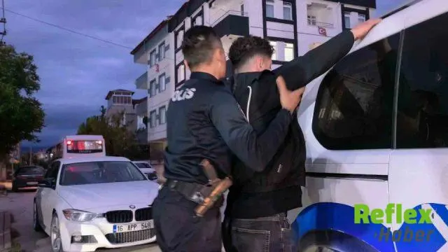 Bursa'da Ehliyet Sınavında Kopya Düzeneği Fark Edildi