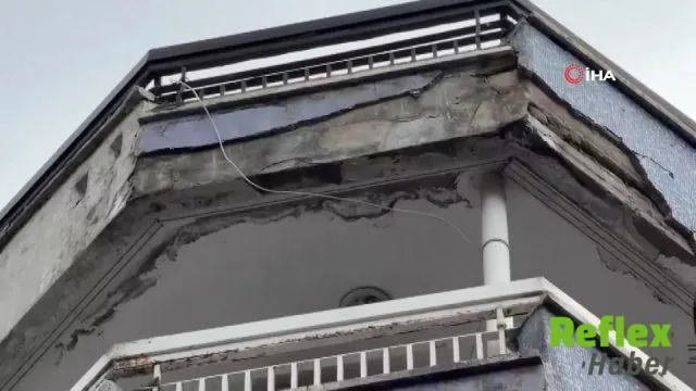 Yenişehir'de Kopan Balkon Taşları Kadını Saniyelerle Teğet Geçti
