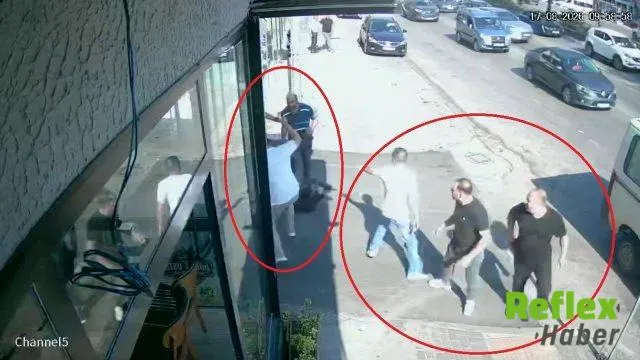 Bursa'da eşiyle yürürken saldırıya uğradı! Yerdeyken sopalarla dövdüler