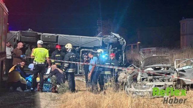 Nurdağı’nda Minibüs Ve Otomobil Çarpıştı: 5 Can Kaybı, 13 Yaralı