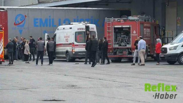 Esenyurt'ta Depo Bahçesinde Tir Kazası: İ̇şçi Yaşamını Yitirdi