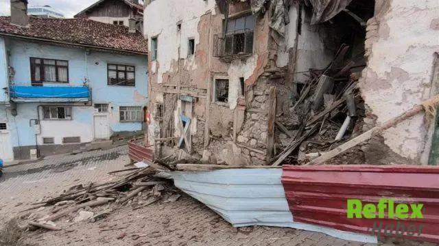 Tokat'ta Metruk Binada Yeni Çökme Kamerada