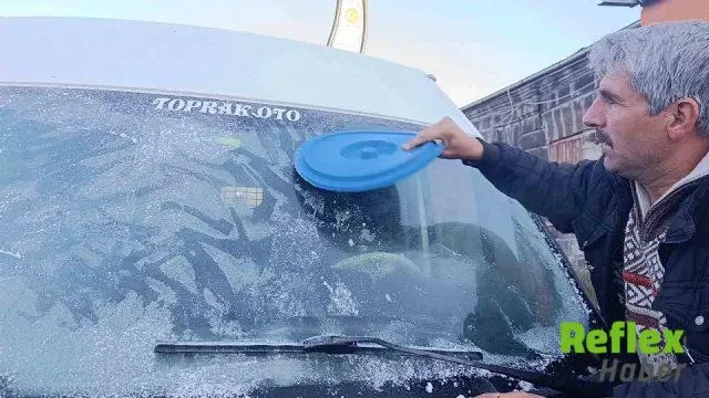 Kars’ta Dondurucu Soğuk Sürücüleri Sabahın İ̇lk Saatlerinde Zorladı