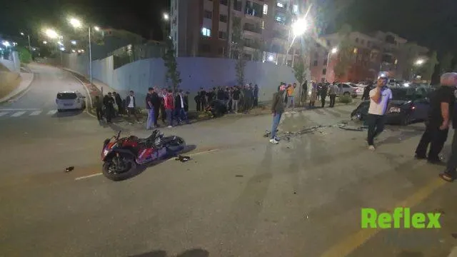 Adıyaman'da İ̇ki Otomobil Ve Motosikletin Karıştığı Kazada İ̇ki Yaralı