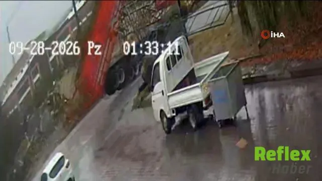 Eskişehir'de Açık Damperli Kamyon Sanayi Sitesinin Kapısını Yıktı
