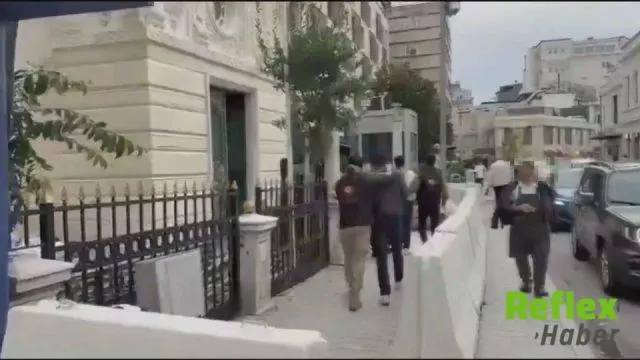 Beyoğlu Ve Fatih’te Turistleri Hedef Alan Hanutçular Gözaltında