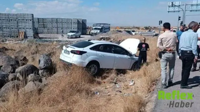 Diyarbakır'da Tır Ve Otomobil Çarpıştı: 6 Yaralı