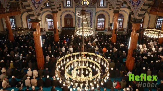 23 Ekim Cuma Namazı Vakitleri: İ̇stanbul, Ankara Ve İ̇zmir Saatleri