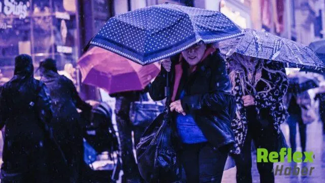 Meteoroloji Uyardı: 45 İ̇lde Sağanak Ve Fırtına Bekleniyor
