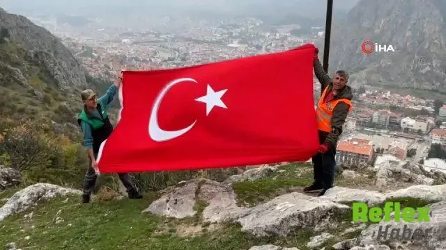 Amasya’da İ̇ki Kardeşten Doğa Temizliği Ve Bayraklı Cumhuriyet Mesajı