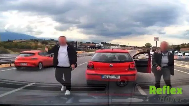 Bursa'da Otomobilin Önünü Kesen Sürücü Ve Yolcuya 360 Bin Lira Ceza