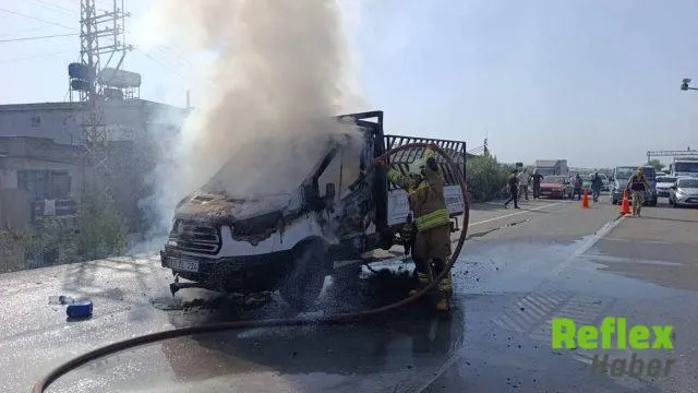 Antakya-Reyhanlı Yolunda Alevlere Teslim Olan Pikap Kullanılamaz Hale Geldi