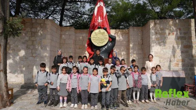 Tarihi Kalede Öğrenciler Masal Ve Kitaplarla Buluştu