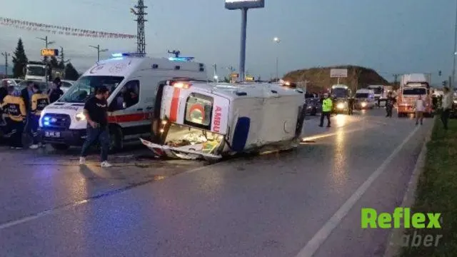 Çorum Çevre Yolu'nda Ambulans Ve Otomobil Çarpıştı