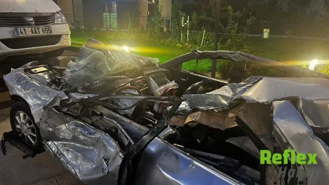 Mamak'ta Karşı Yola Savrulan Otomobil Kazasında 2 Ölü, 2 Yaralı