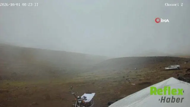 Çakmak Dağı Mevsimin İ̇lk Karıyla Beyaza Büründü