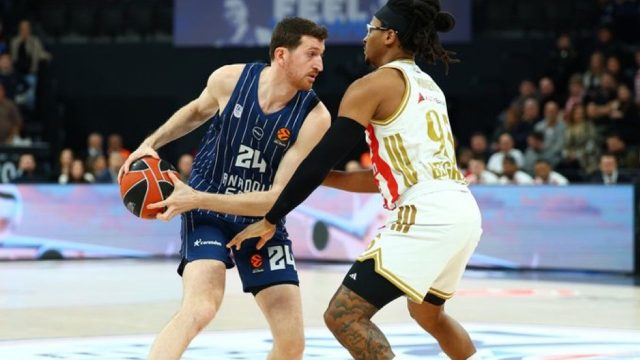 Anadolu Efes, evinde Kızılyıldız'a 87-65 mağlup oldu