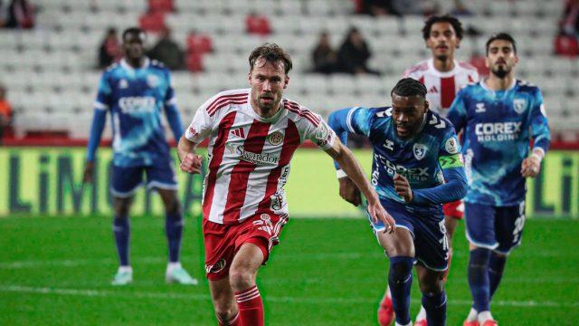 Antalyaspor, sahasında Samsunspor'u 3-1 yendi