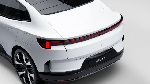 Polestar 4'ün Arka Camsız Tasarımı Tartışma Yarattı: Sürücüler Hasar Sorunlarıyla Karşılaşıyor