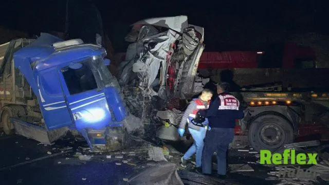 Elazığ-Malatya Yolunda Üç Tır Çarpıştı: Bir Ölü