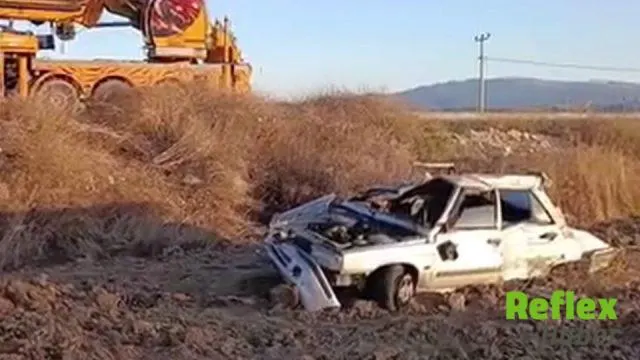 Burdur’da Kontrolden Çıkan Otomobil Tarlaya Savruldu