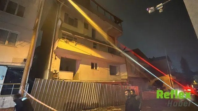 Metruk Binada Balkon Çökmesi Sonrası Darıca'da Sokak Kapatıldı