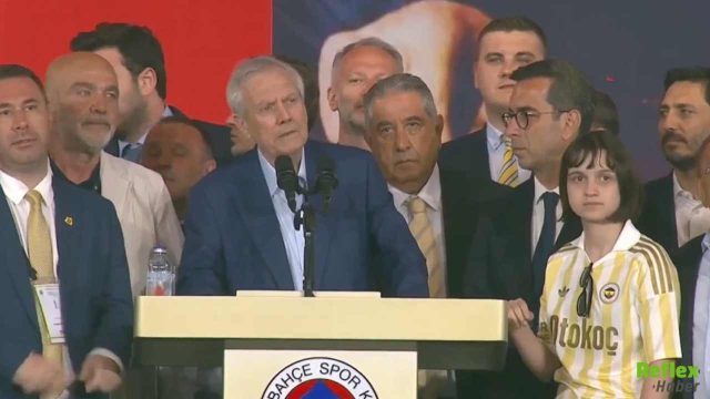 Aziz Yıldırım Tezahürata Eşlik Edince Duygusal Anlar Yaşandı