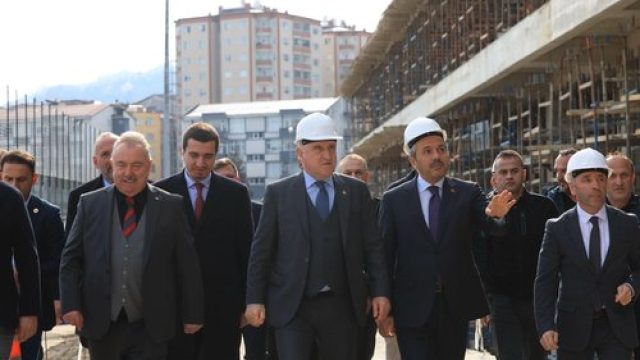 Bakan Bak Rize'de Devam Eden Spor Yatırımlarını İnceledi