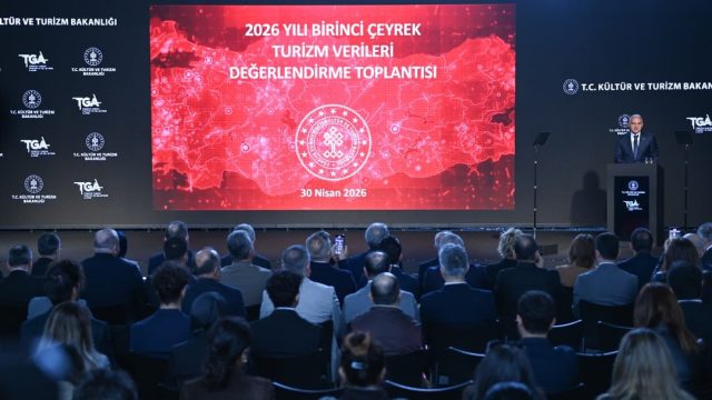 Bakan Ersoy: Türkiye'nin Turizm Geliri İlk Çeyrekte Yüzde 4,2 Arttı