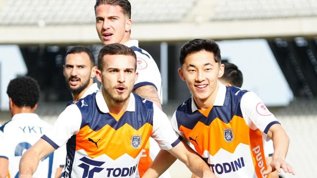 Başakşehir, Türkiye Kupası'nda Fatih Karagümrük'ü 4-1 yendi
