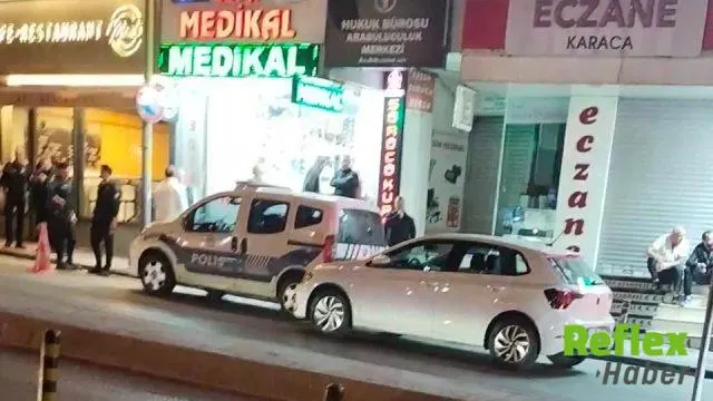 Ümraniye'de Motosikletli İ̇ki Şüpheli İ̇ş Yerine Ateş Açtı