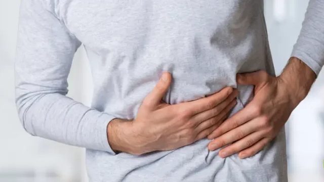 Bel Ağrısıyla Karıştırılıyor: Böbrek Ağrısının Belirtileri Neler?