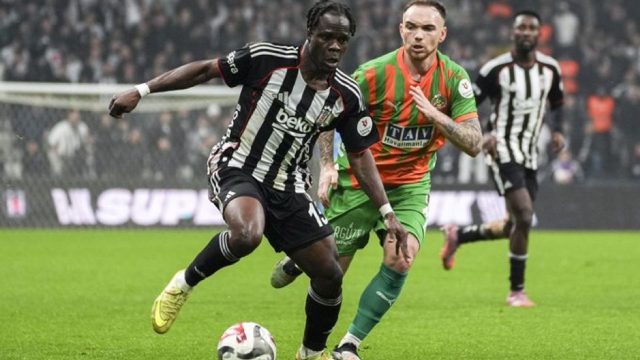 Beşiktaş, evinde Alanyaspor ile 2-2 berabere kaldı