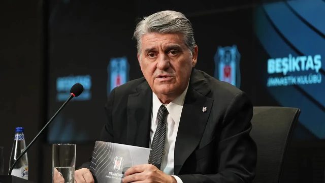 Beşiktaş'ta toplu imza töreni: Serdal Adalı yeni transferleri tanıttı