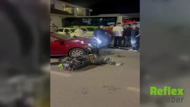 Kartepe'de Otomobille Çarpışan Motosiklet Sürücüsü Ağır Yaralandı