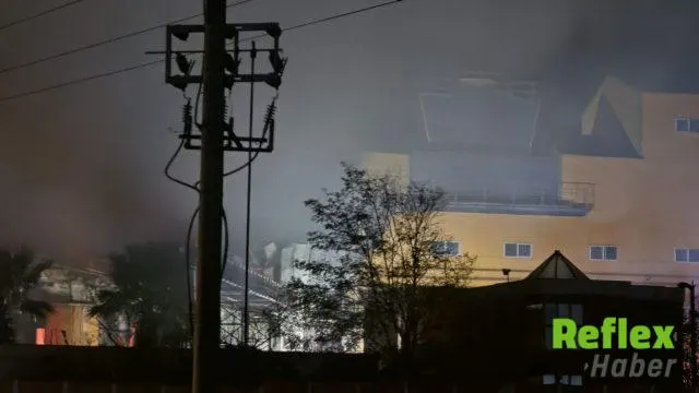 Bandırma'da Yağ Fabrikasındaki Yangına Müdahale Sürüyor