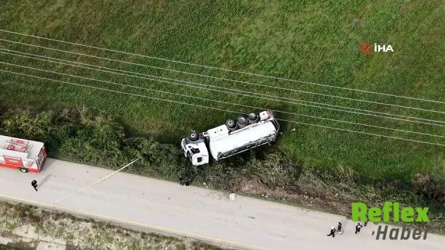 Düzce'de Akaryakıt Tankeri Devrildi, Osb Yolu Kapatıldı