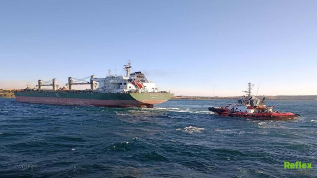 Çanakkale Boğazı'nda Alarm! Dev Yük Gemisi Karaya Oturdu
