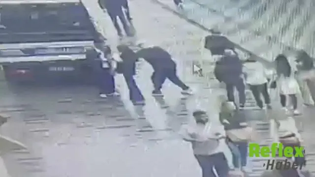 İ̇stiklal Caddesi'nde Cep Telefonu Çalan Şüpheli Suçüstü Yakalandı
