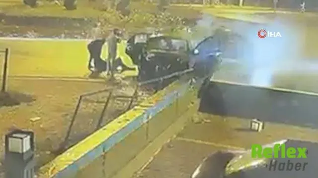 Ereğli’de Suv Avlu Duvarına Çarptı: 4 Yaralı
