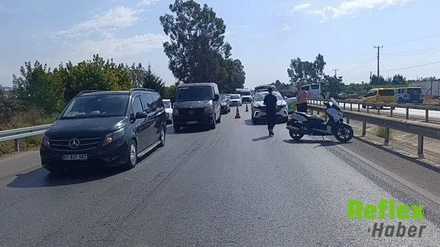 Manavgat’ta üç araç zincirleme kazaya karıştı: Trafik tek şeride düştü