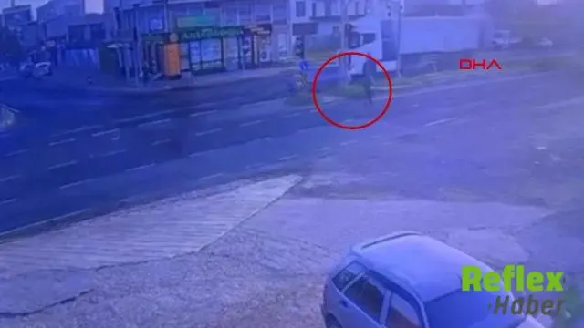 Tekirdağ'da Dönüş Yapan Otomobil İ̇şçi Servisine Çarptı: 2 Yaralı
