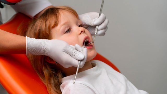 Çocukların Dişlerine Hangi Doktor Bakar?