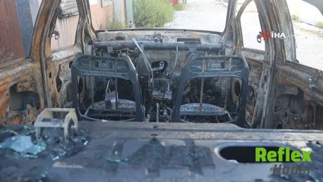 Antakya’da Depremzedenin Otomobili Gece Yarısı Yandı