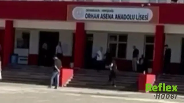 Diyarbakır'da Kpss Ön Lisans Sınavı Öncesi Fenalaşan Adaya Görevliler Müdahale Etti