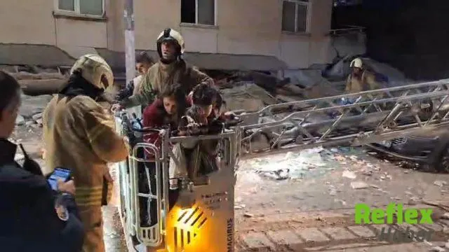 Maltepe’de 7 Katlı Binanın Üç Katı Çöktü